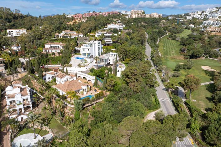 Image No.22-4 Bed Property for sale