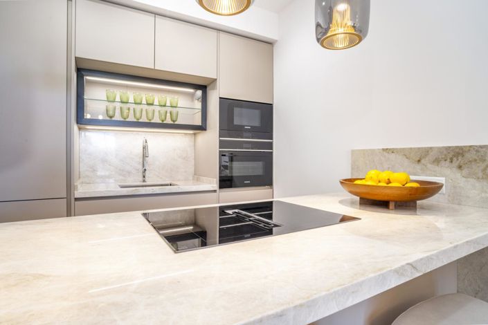 Image No.19-3 Bed Property for sale