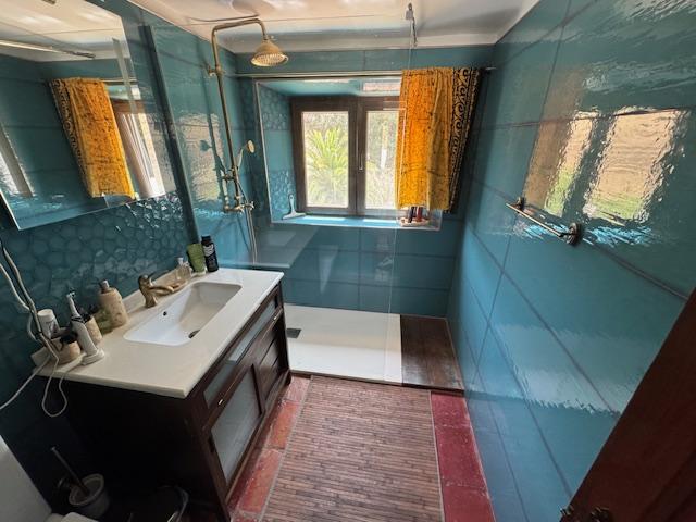 Image No.19-4 Bed Property for sale