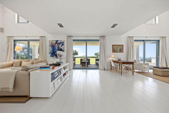 Image No.18-5 Bed Property for sale