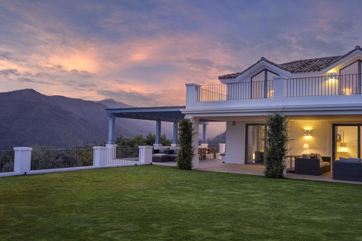 Image No.2-5 Bed Property for sale