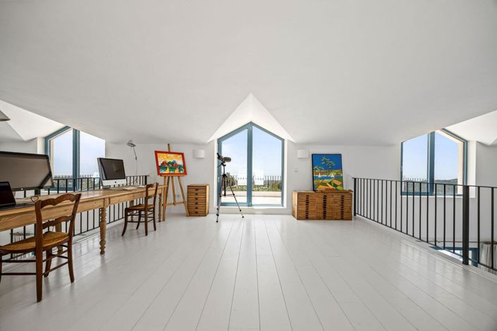 Image No.21-5 Bed Property for sale