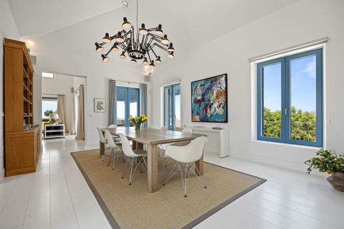 Image No.26-5 Bed Property for sale