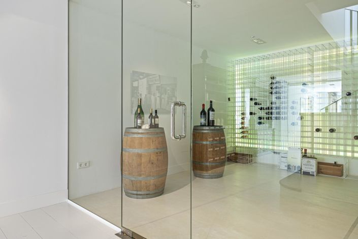 Image No.38-5 Bed Property for sale