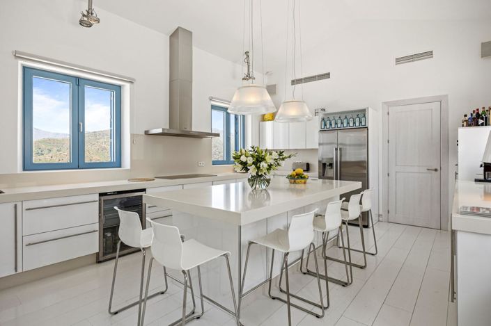 Image No.44-5 Bed Property for sale