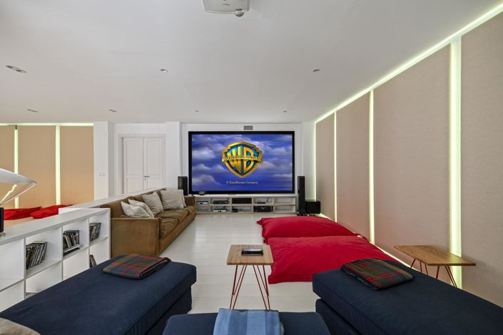 Image No.48-5 Bed Property for sale