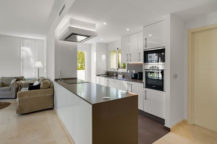 Image No.9-2 Bed Property for sale