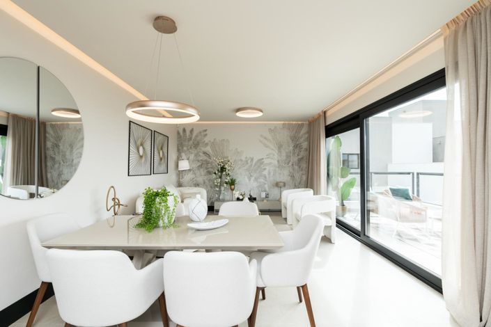 Image No.12-3 Bed Property for sale