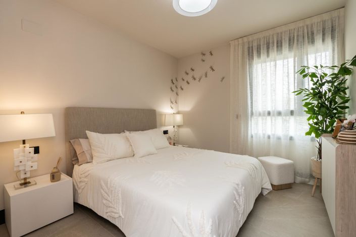 Image No.20-3 Bed Property for sale