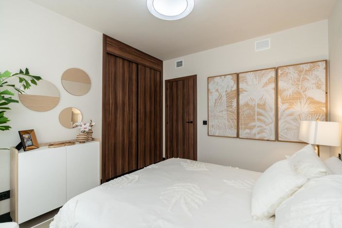 Image No.29-3 Bed Property for sale