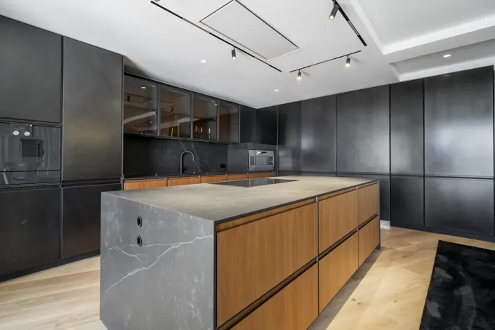 Image No.21-5 Bed Property for sale