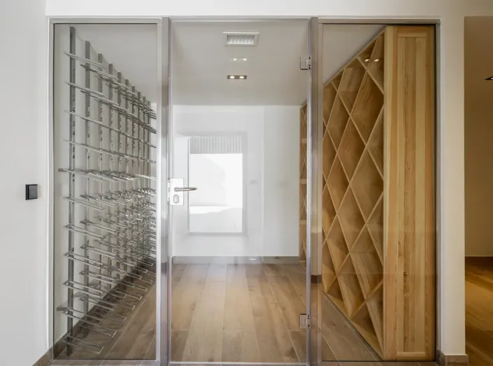 Image No.23-5 Bed Property for sale