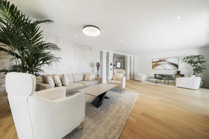 Image No.3-5 Bed Property for sale