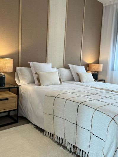 Image No.11-3 Bed Property for sale