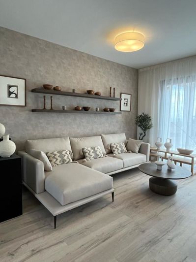 Image No.3-3 Bed Property for sale