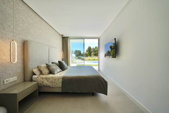 Image No.5-5 Bed Property for sale