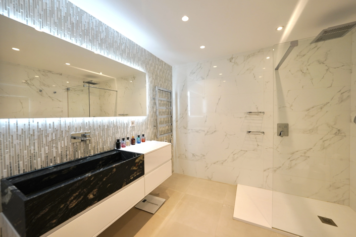 Image No.10-5 Bed Property for sale