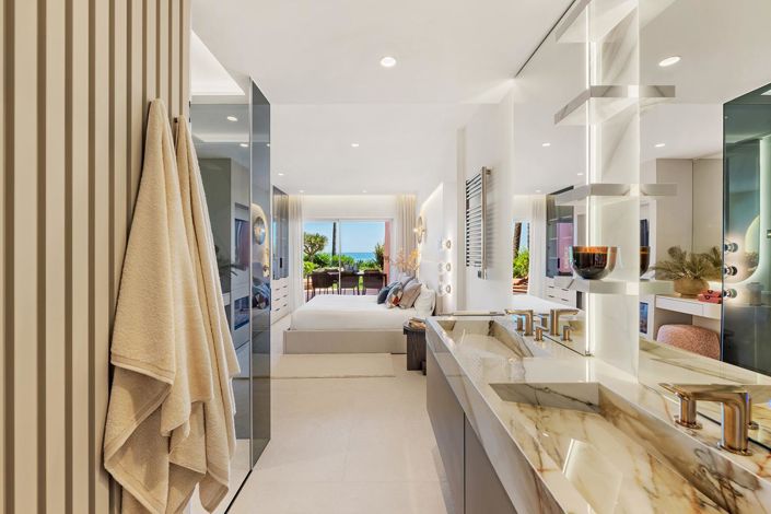 Image No.12-3 Bed Property for sale