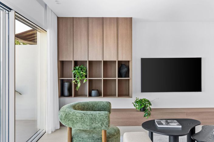 Image No.12-3 Bed Property for sale