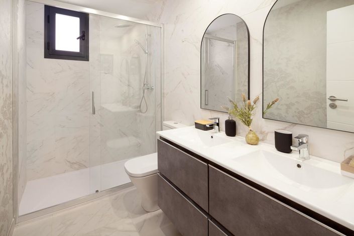 Image No.11-2 Bed Property for sale