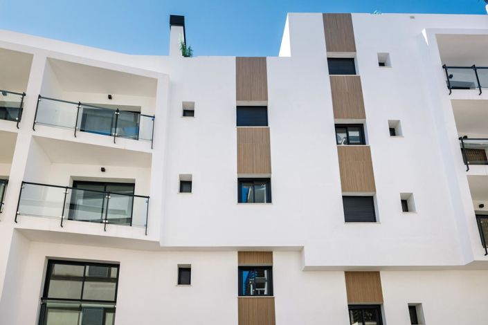 Image No.13-2 Bed Property for sale