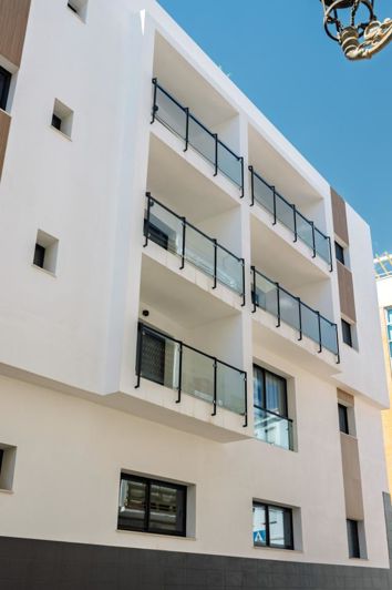 Image No.24-2 Bed Property for sale