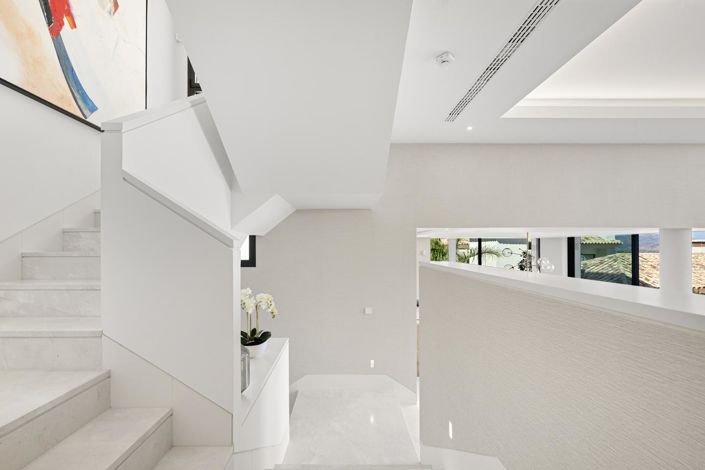 Image No.25-3 Bed Property for sale