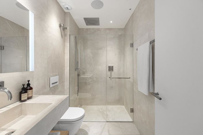 Image No.27-3 Bed Property for sale