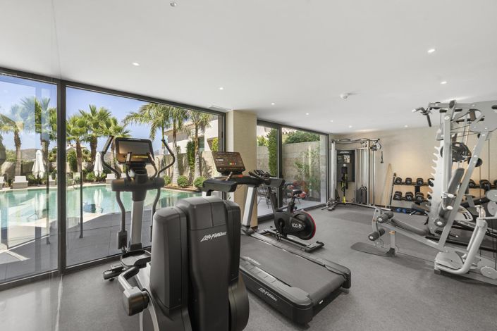 Image No.37-3 Bed Property for sale