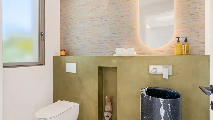 Image No.13-5 Bed Property for sale