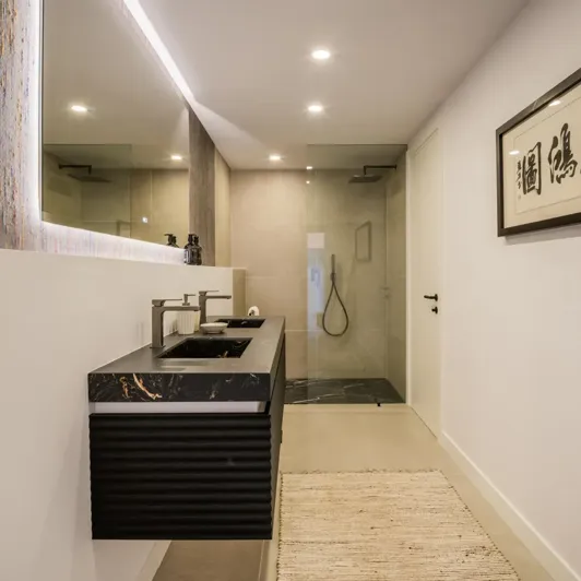 Image No.15-5 Bed Property for sale