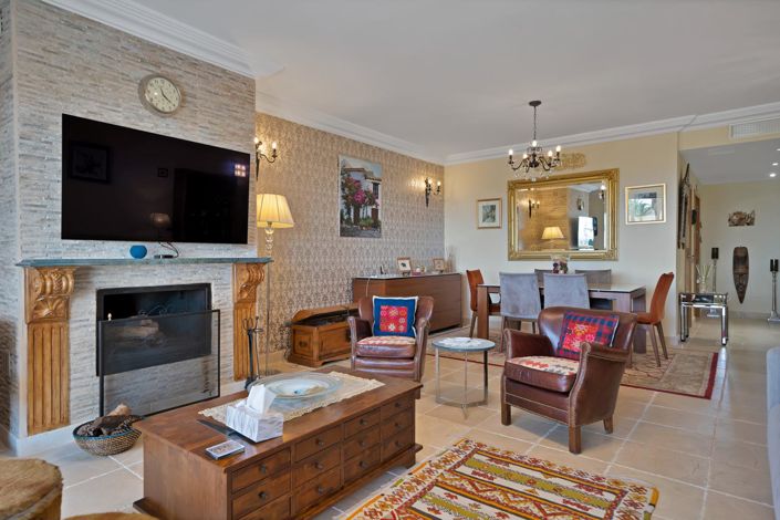 Image No.10-3 Bed Property for sale