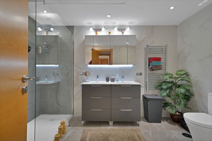 Image No.15-3 Bed Property for sale