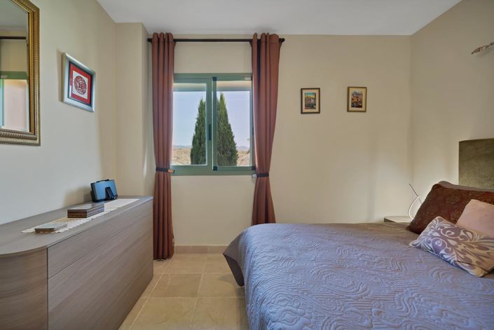 Image No.39-3 Bed Property for sale