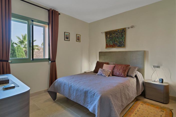 Image No.40-3 Bed Property for sale