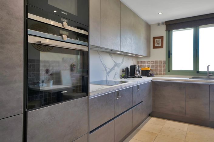 Image No.8-3 Bed Property for sale