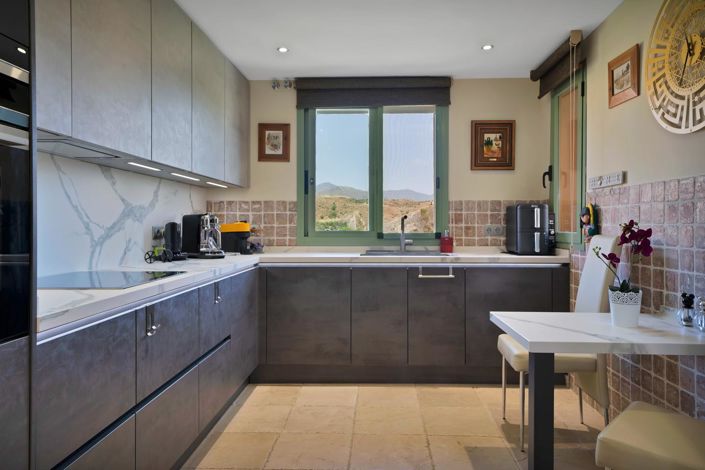 Image No.9-3 Bed Property for sale