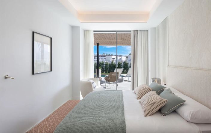 Image No.10-4 Bed Property for sale