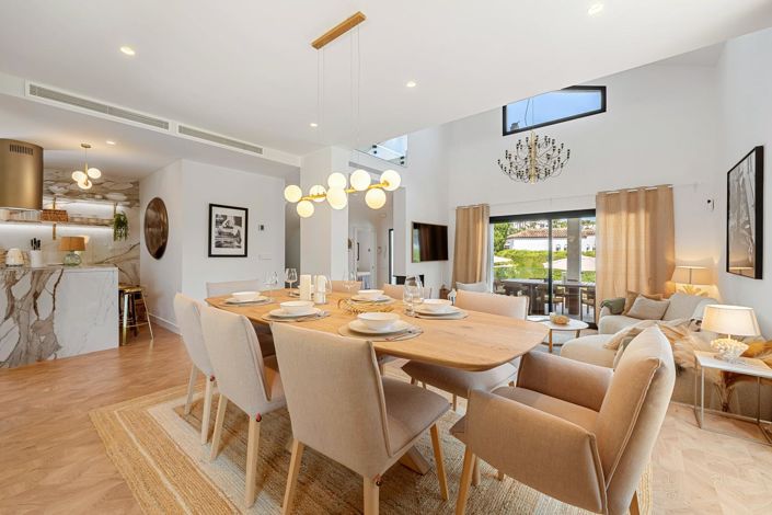 Image No.11-4 Bed Property for sale