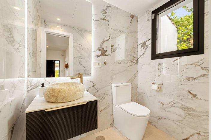 Image No.18-4 Bed Property for sale