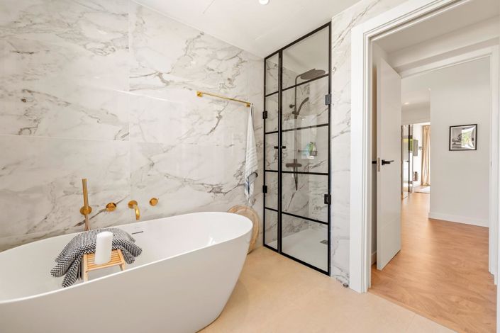 Image No.22-4 Bed Property for sale