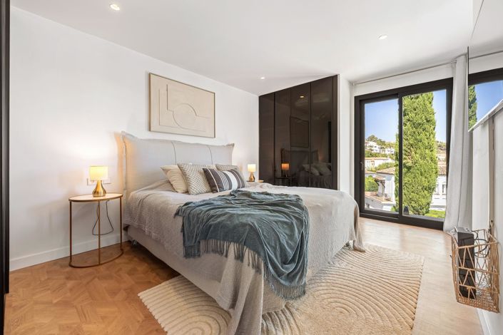 Image No.23-4 Bed Property for sale