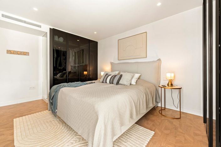 Image No.24-4 Bed Property for sale