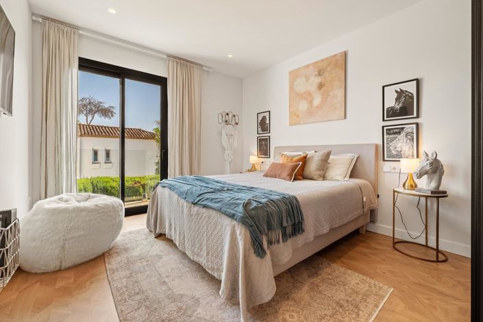 Image No.28-4 Bed Property for sale