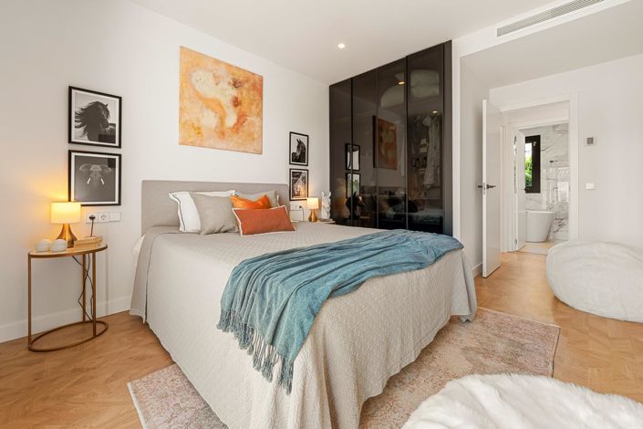 Image No.29-4 Bed Property for sale