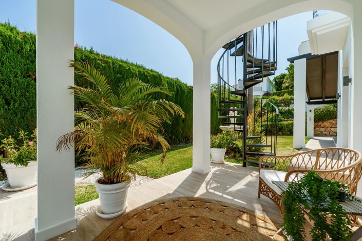 Image No.40-4 Bed Property for sale