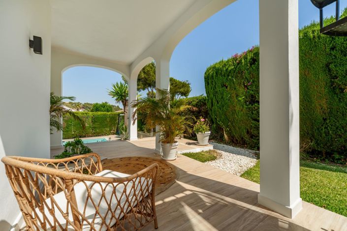 Image No.41-4 Bed Property for sale