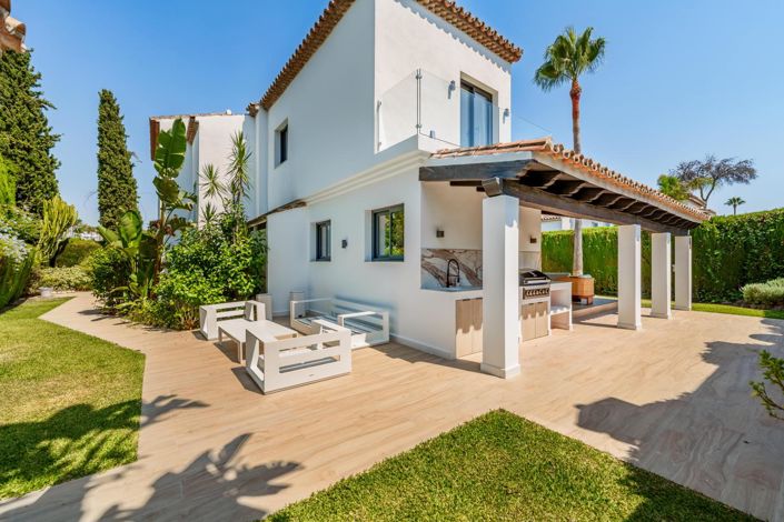 Image No.44-4 Bed Property for sale