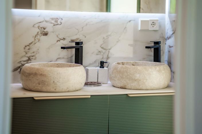 Image No.48-4 Bed Property for sale