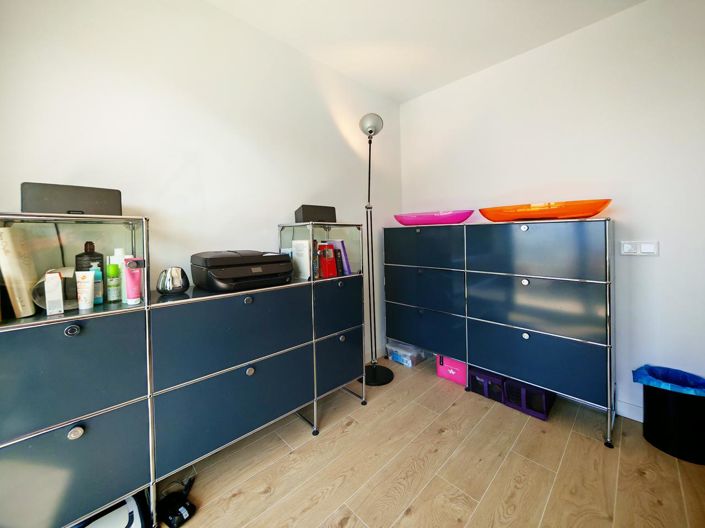 Image No.13-2 Bed Property for sale